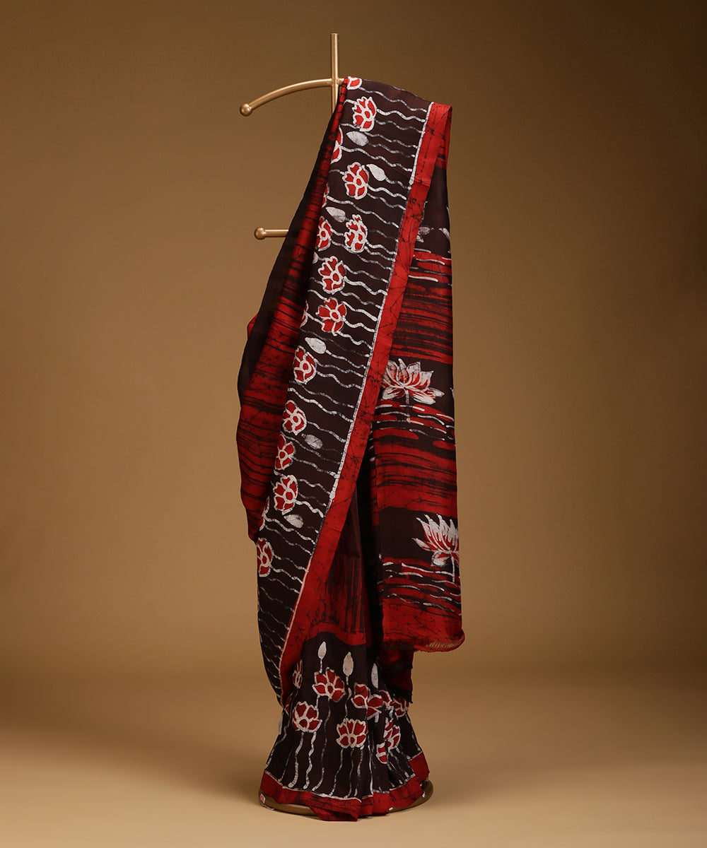 Handloom_Red_and_Dark_Brown_Hand_Batik_Mulberry_Silk_Saree_WeaverStory_01
