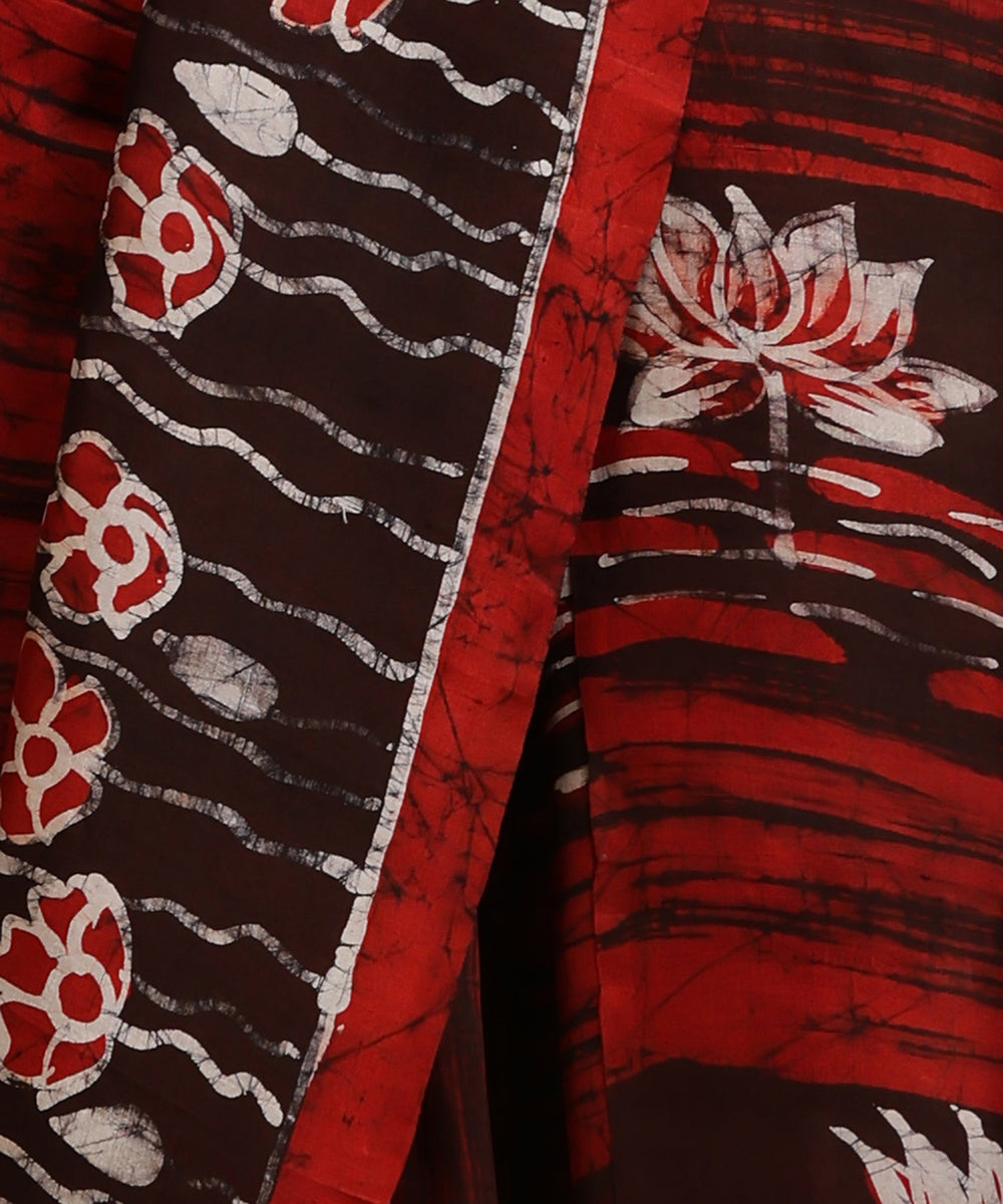 Handloom_Red_and_Dark_Brown_Hand_Batik_Mulberry_Silk_Saree_WeaverStory_04