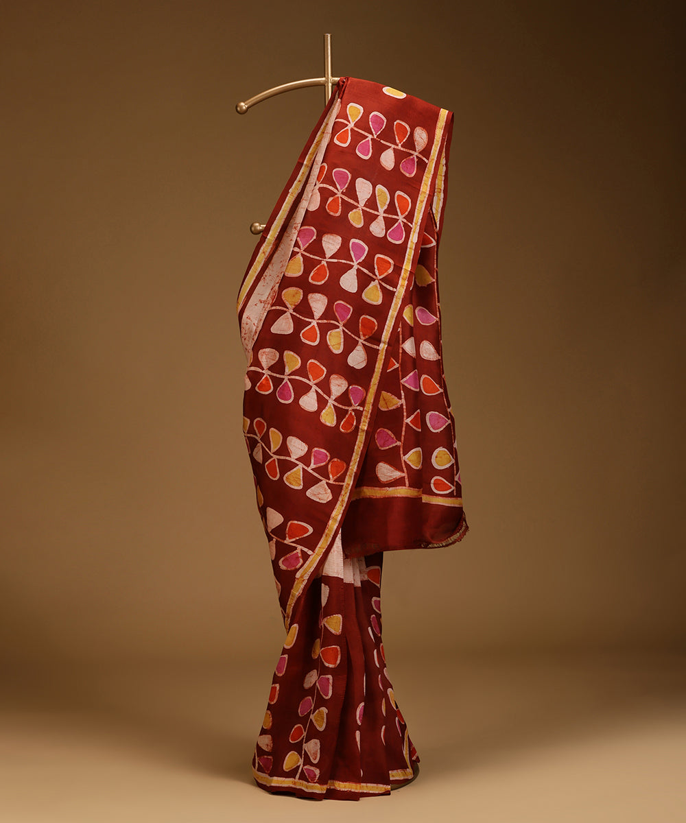 Handloom_Peach_And_Rust_Hand_Batik_Mulberry_Silk_Saree_with_Mustard_Floral_Border_WeaverStory_01