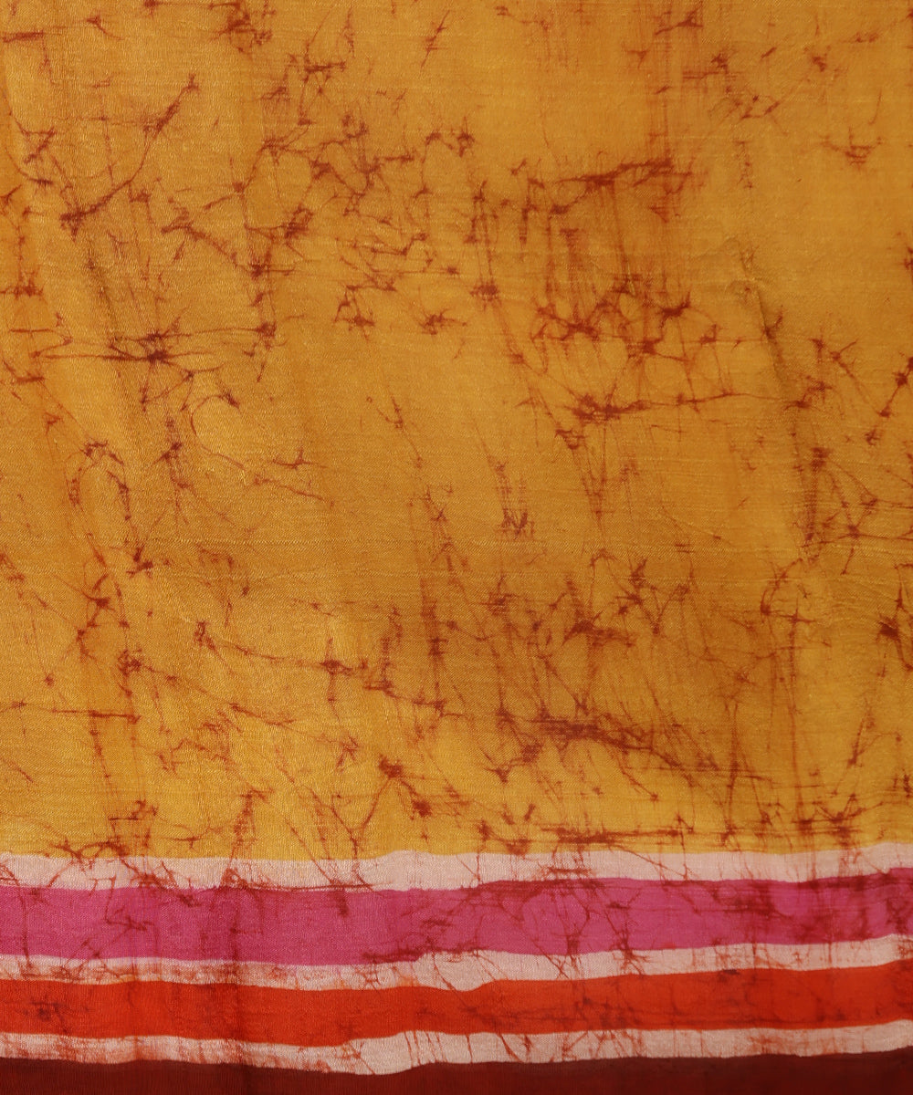 Handloom_Peach_And_Rust_Hand_Batik_Mulberry_Silk_Saree_with_Mustard_Floral_Border_WeaverStory_06