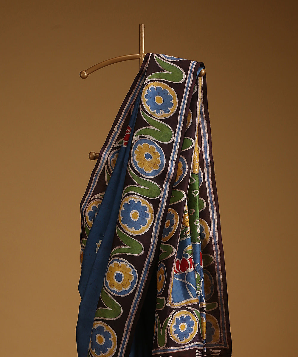 Handloom_Blue_Pure_Mulberry_Silk_Hand_Batik_Saree_With_Animal_Motifs_Pallu_WeaverStory_02