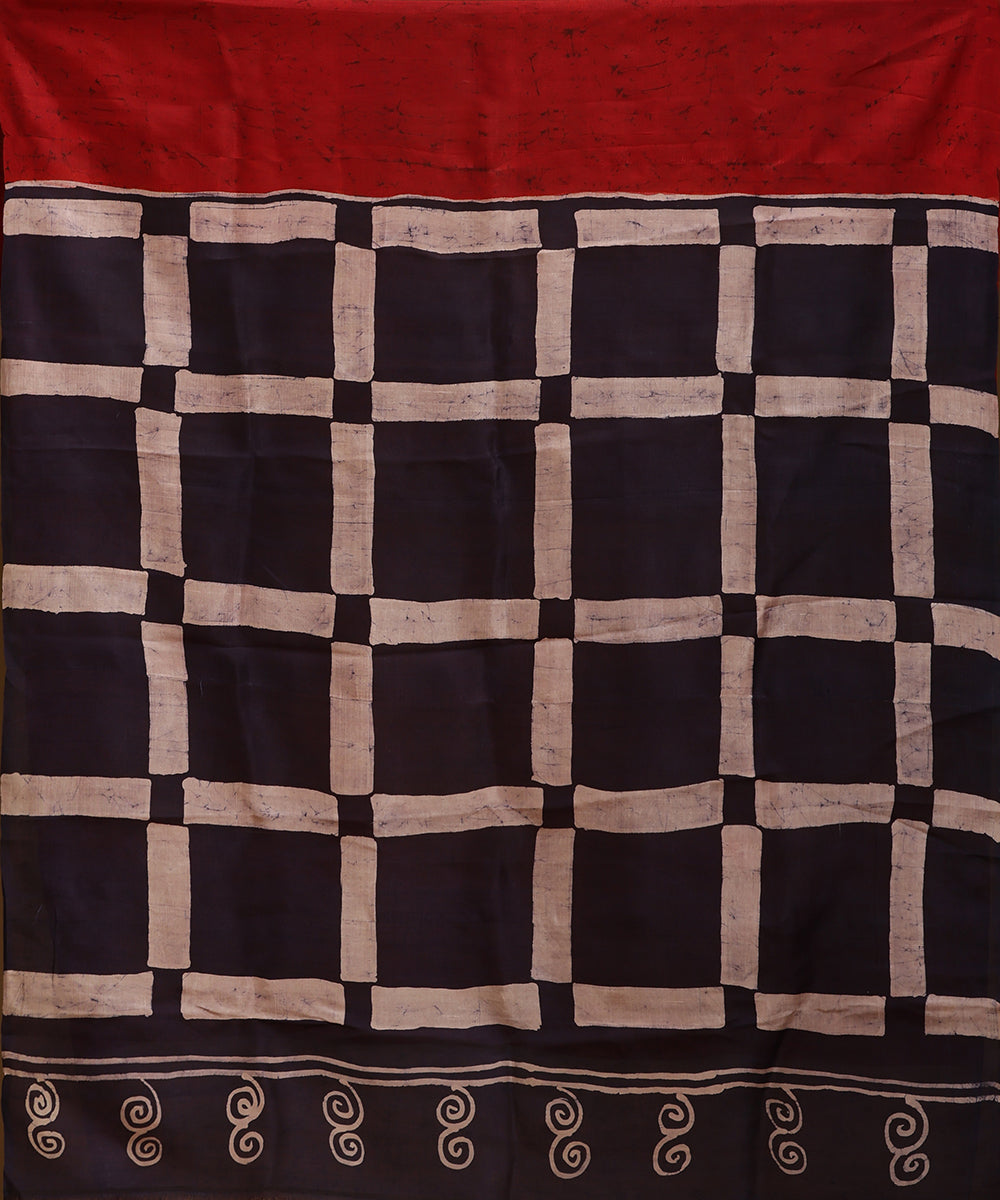 Handloom_Red_and_Offwhite_Hand_Batik_Mulberry_Silk_Saee_with_Geometric_Motifs_WeaverStory_05