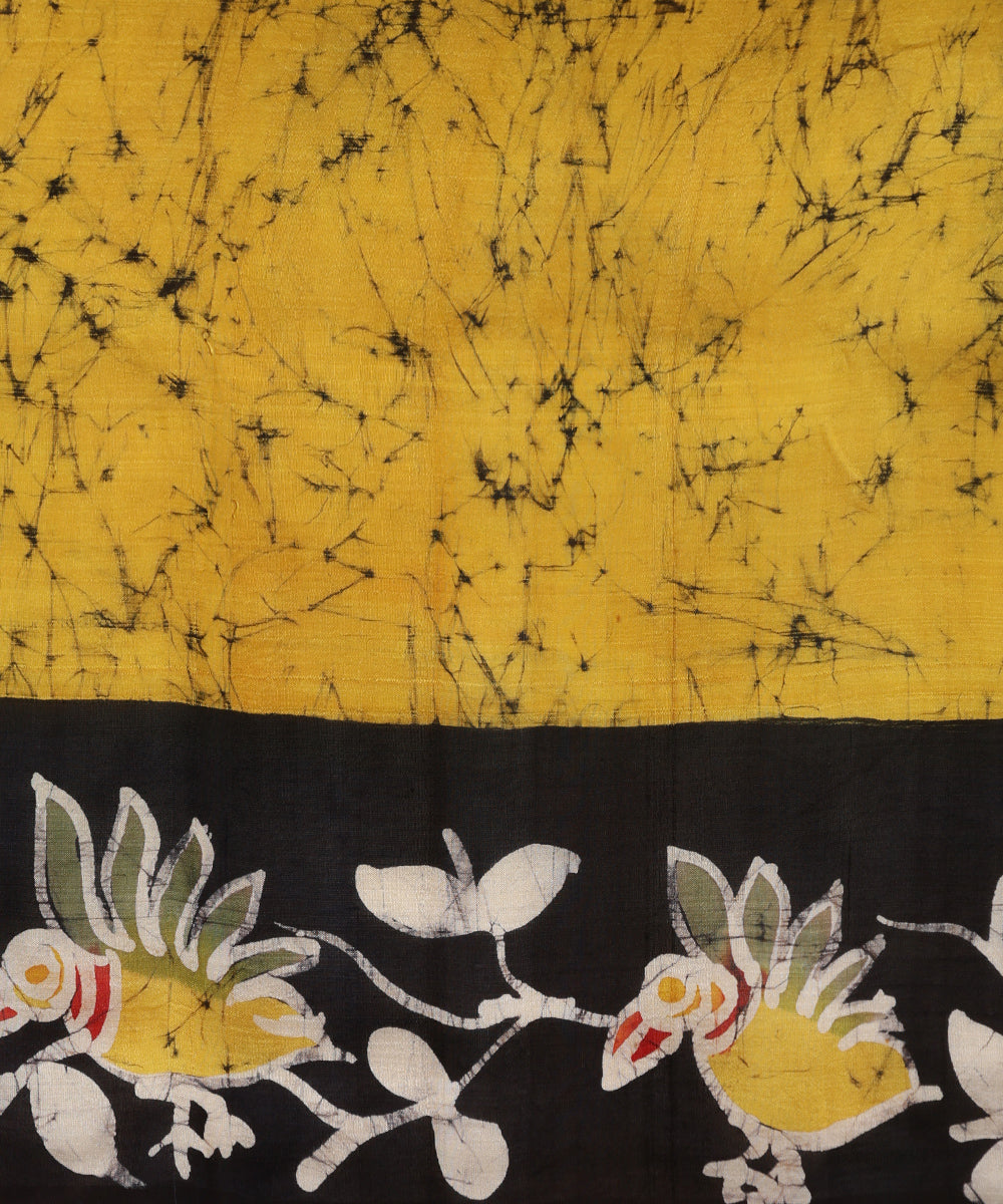 Handloom_Magenta_and_Black_Hand_Batik_Mulberry_Silk_Saree_With_Squares_WeaverStory_05