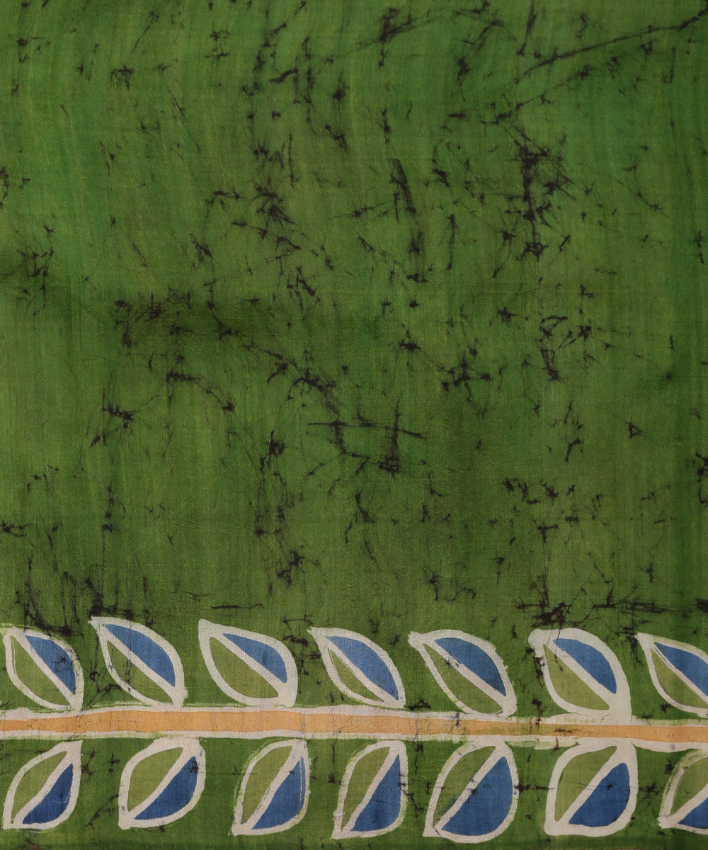 Handloom_Mustard_and_Rani_Pink_Hand_Batik_Mulberry_Silk_Saree_WeaverStory_06