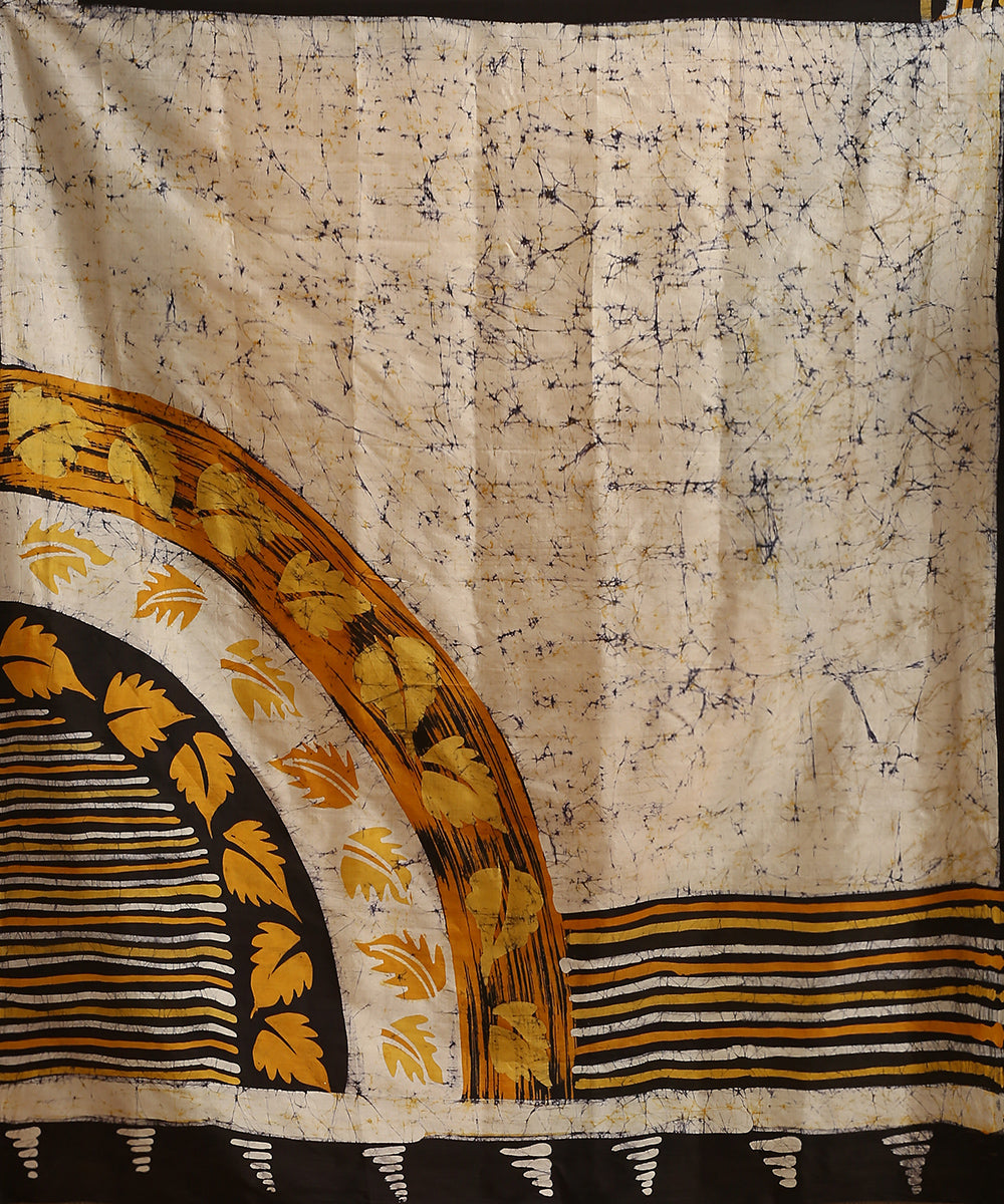 Handloom_Offwhite_And_Mustard_Pure_Mulberry_Silk_Hand_Batik_Saree_With_Striped_Border_WeaverStory_05