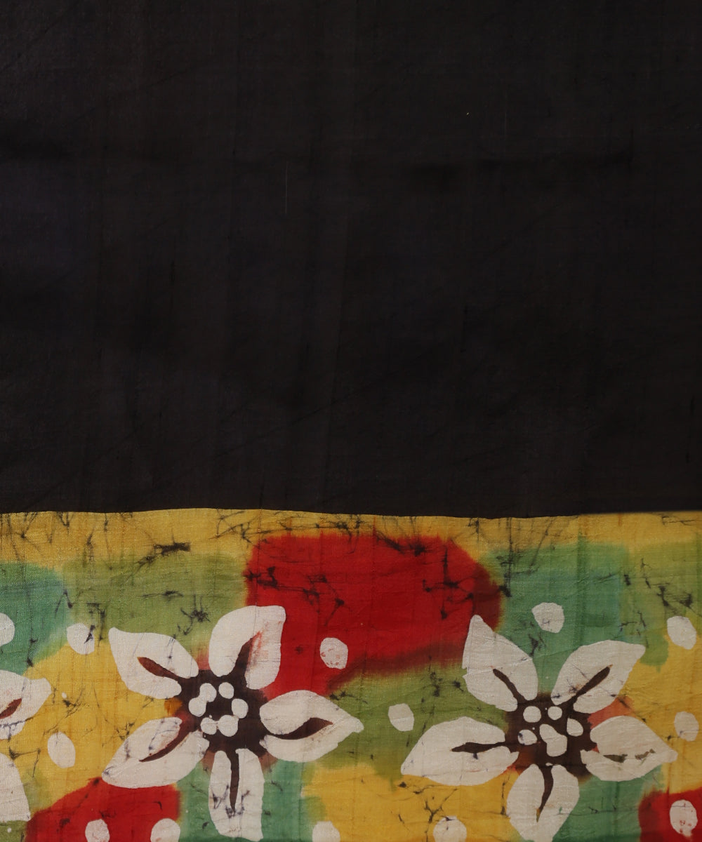 Handloom_Black_and_Offwhite_Hand_Batik_Mulberry_Silk_Saree_WeaverStory_06
