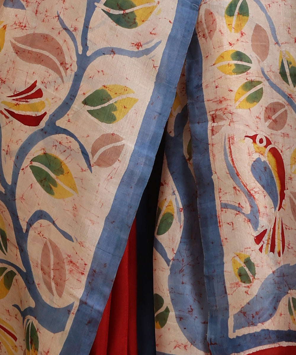 Handloom_Light_Peach_Hand_Batik_Mulberry_Silk_Saree_WeaverStory_04