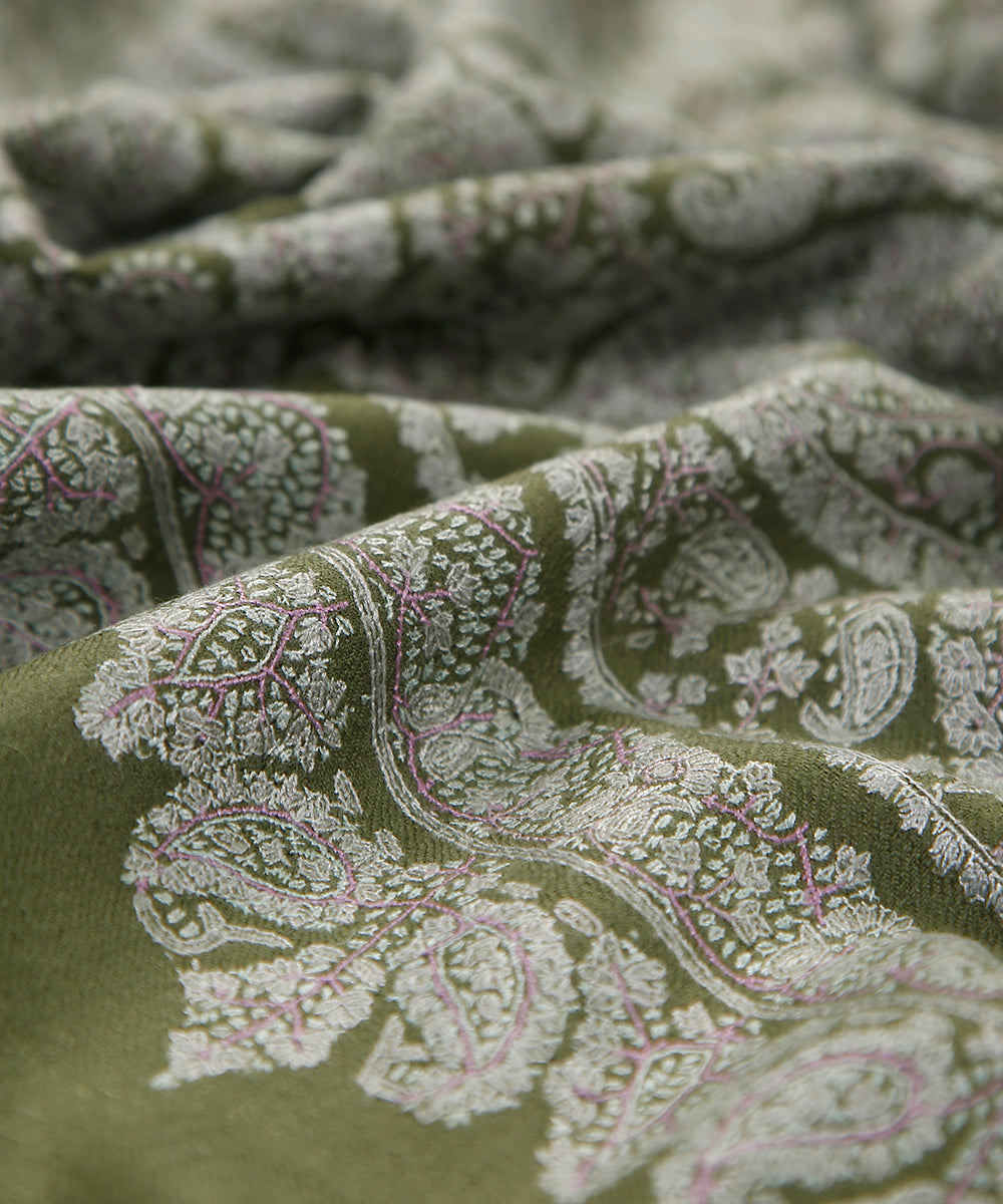 Handwoven_Pure_Pashmina_Jamawar_Shawl_in_olive_color_with_Sozni_Work_WeaverStory_05