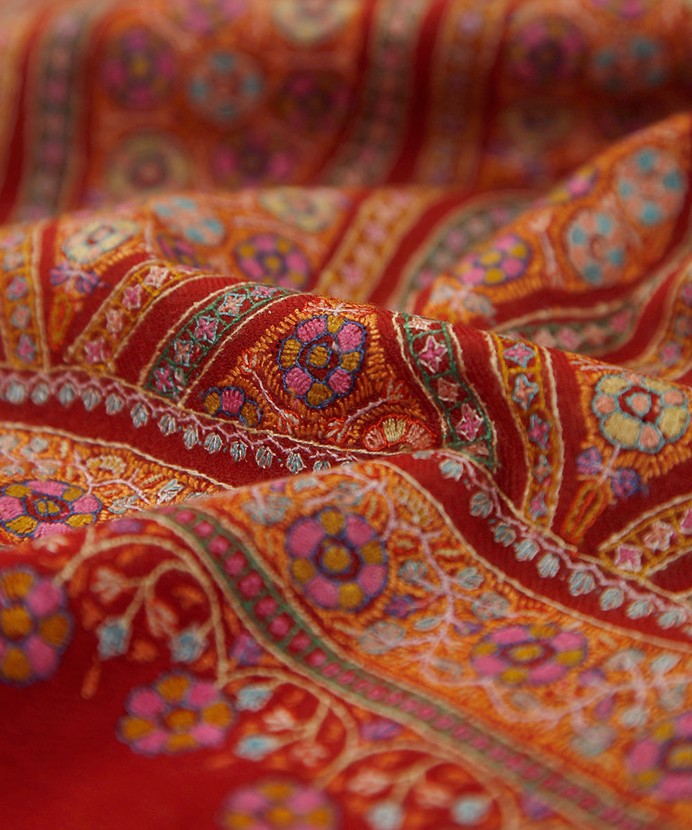 Maroon_Border_Handwoven_Pure_Pashmina_Stole_with_Paper_Mache_and_Baharan_Design_WeaverStory_05