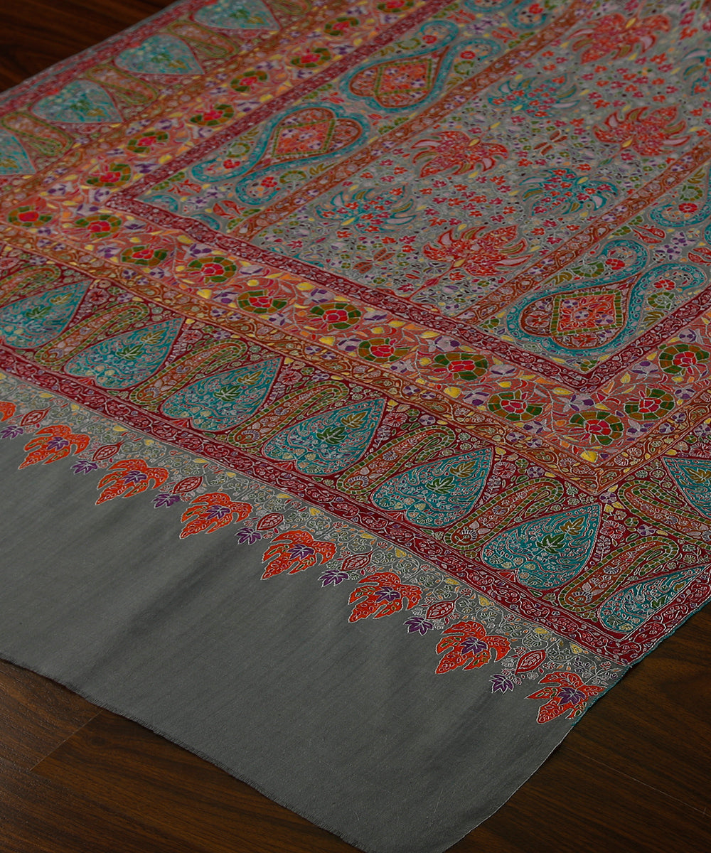 Handwoven_Pure_Pashmina_Shawl_with_Embroidery_and_Paper_Mache_Work_WeaverStory_03
