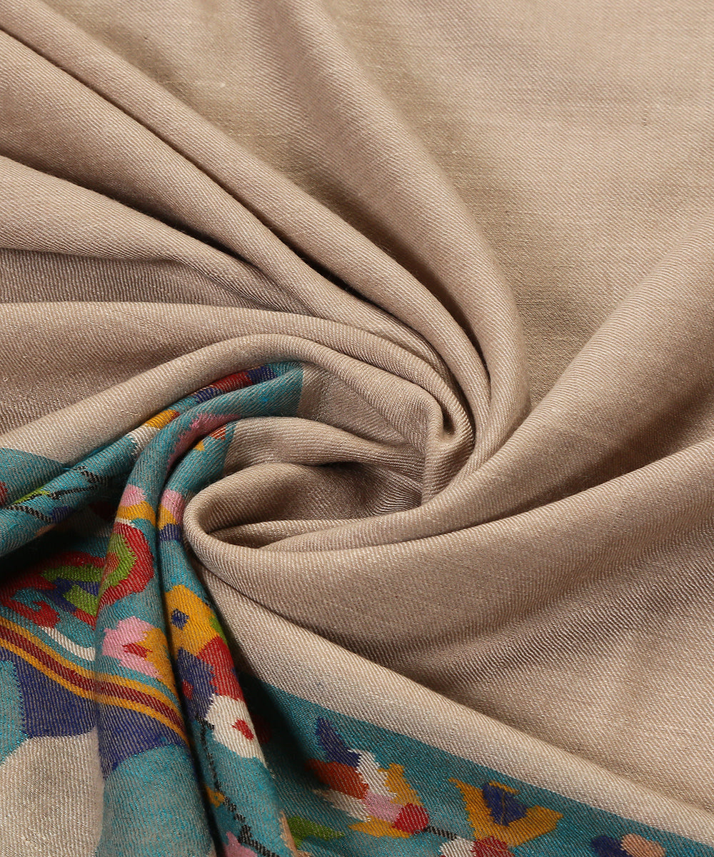 Handwoven_Beige_Kani_Pala_Pure_Pashmina_Shawl_WeaverStory_05