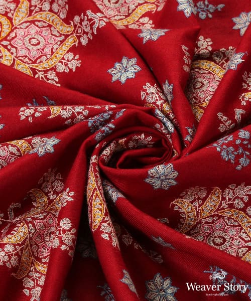 Maroon_Handwoven_Pure_Pashmina_Shawl_With_Floral_Design_WeaverStory_05