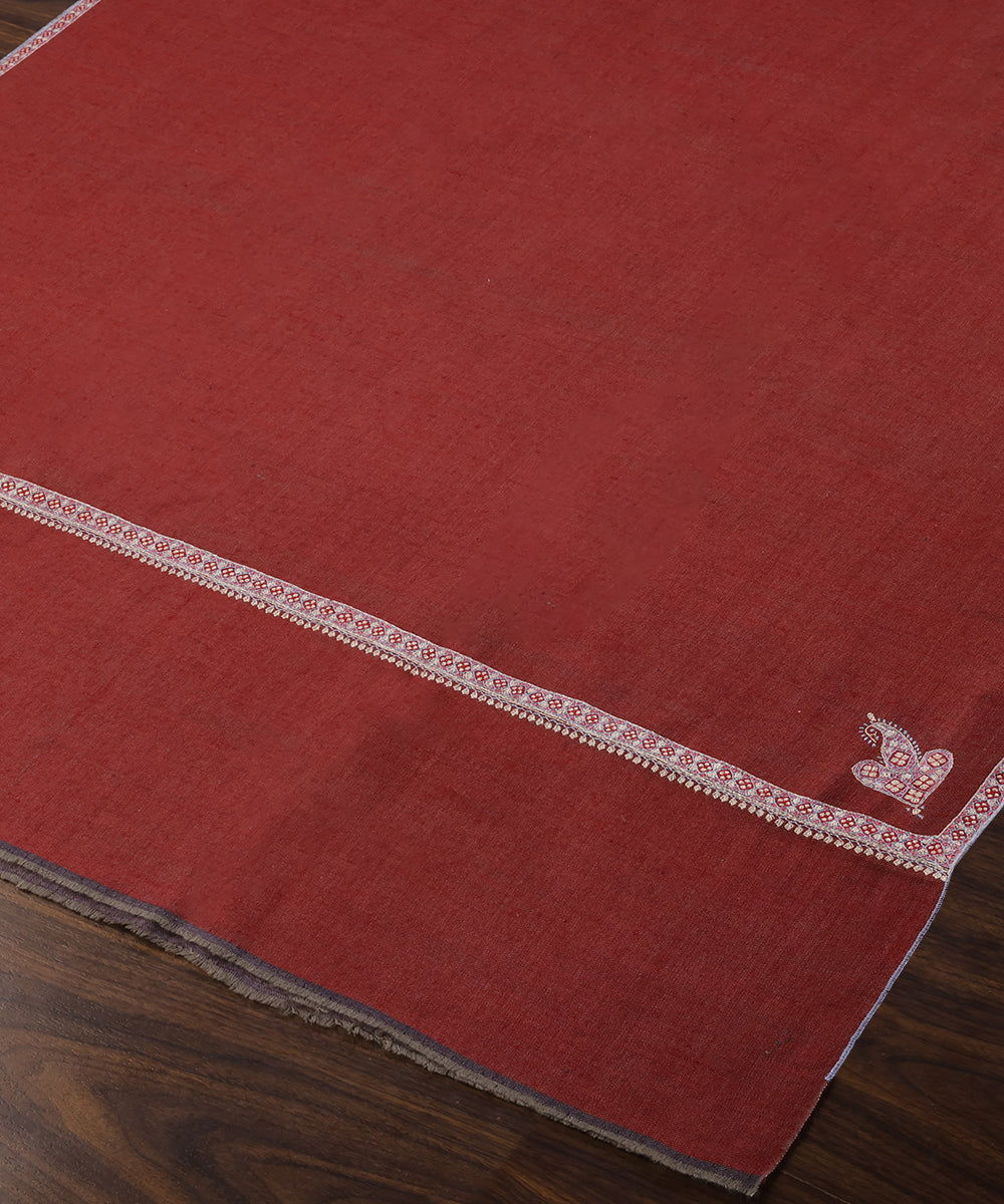 Maroon_Handwoven_Pure_Pashmina_Ladies_Shawl_With_Soznikari_Border_And_Konia_Design_WeaverStory_03