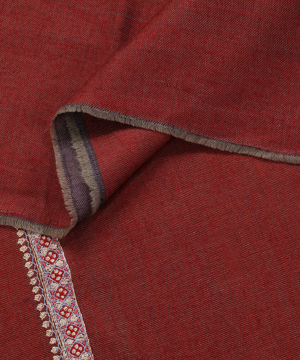 Maroon_Handwoven_Pure_Pashmina_Ladies_Shawl_With_Soznikari_Border_And_Konia_Design_WeaverStory_04