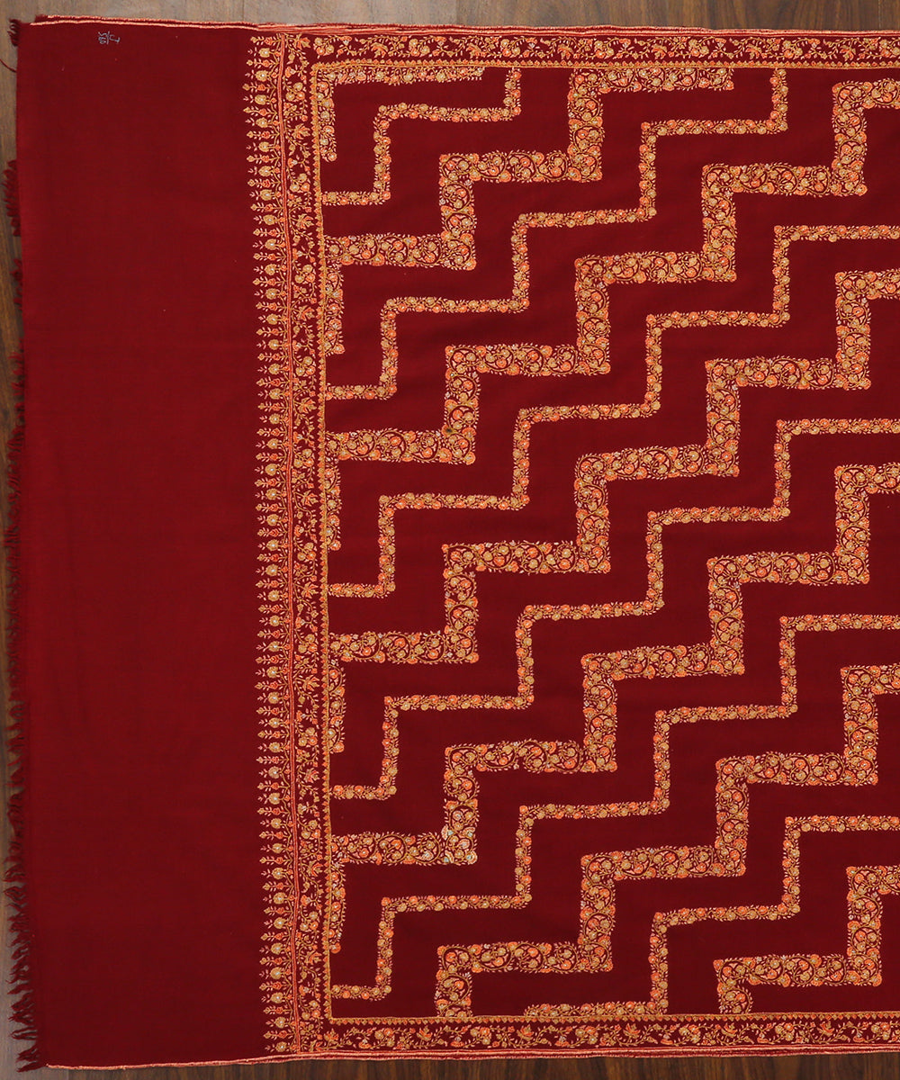 Handwoven_Maroon_Pure_Pashmina_Ladies_Shawls_With_Heavy_Soznikari_Work_WeaverStory_02