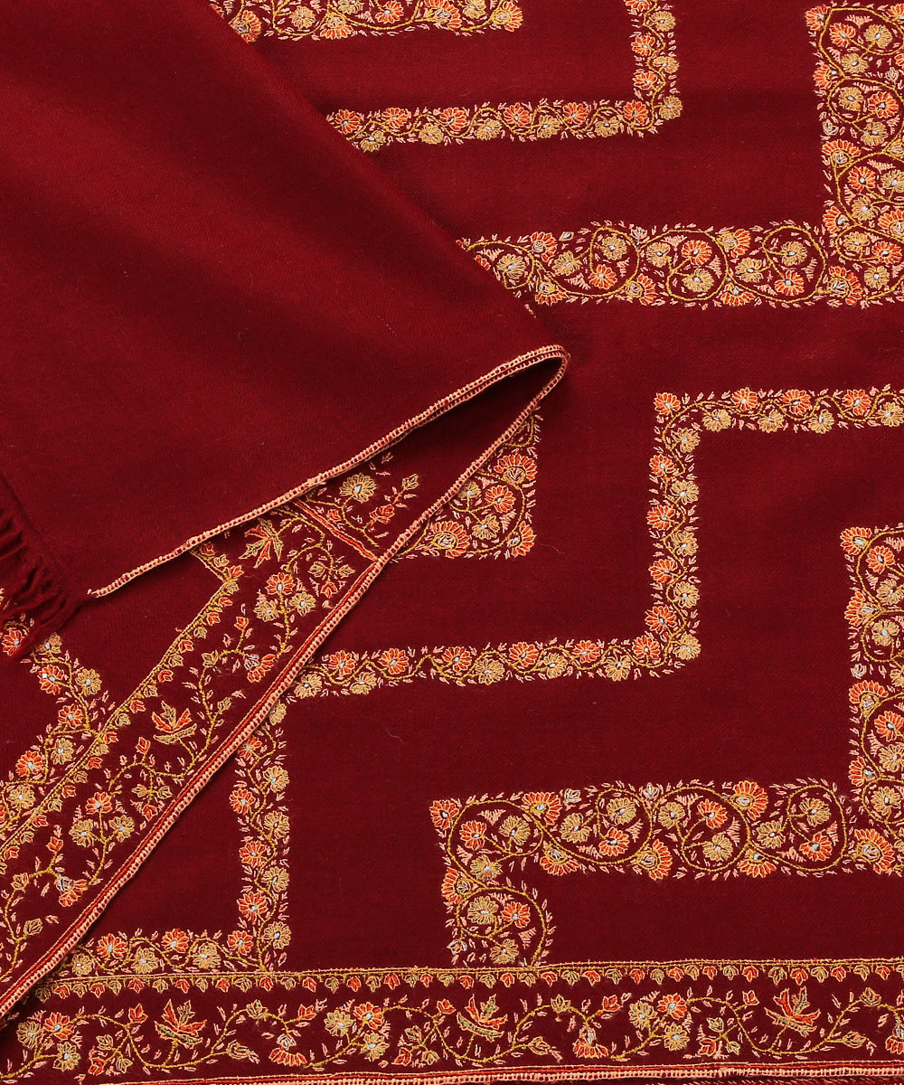 Handwoven_Maroon_Pure_Pashmina_Ladies_Shawls_With_Heavy_Soznikari_Work_WeaverStory_04