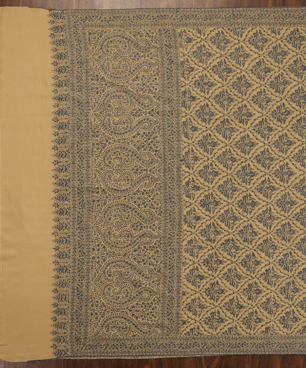 Handwoven_Beige_Pure_Pashmina_Ladies_Shawl_With_Black_Soznikari_Work_WeaverStory_02