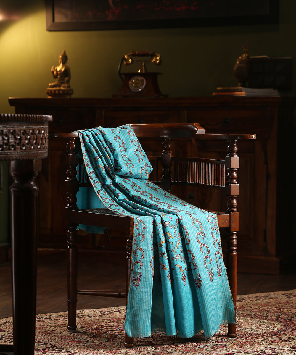 Handwoven_Sky_Blue_Pure_Pashmina_Ladies_Shawl_With_All_Over_Sozni_Design_WeaverStory_01