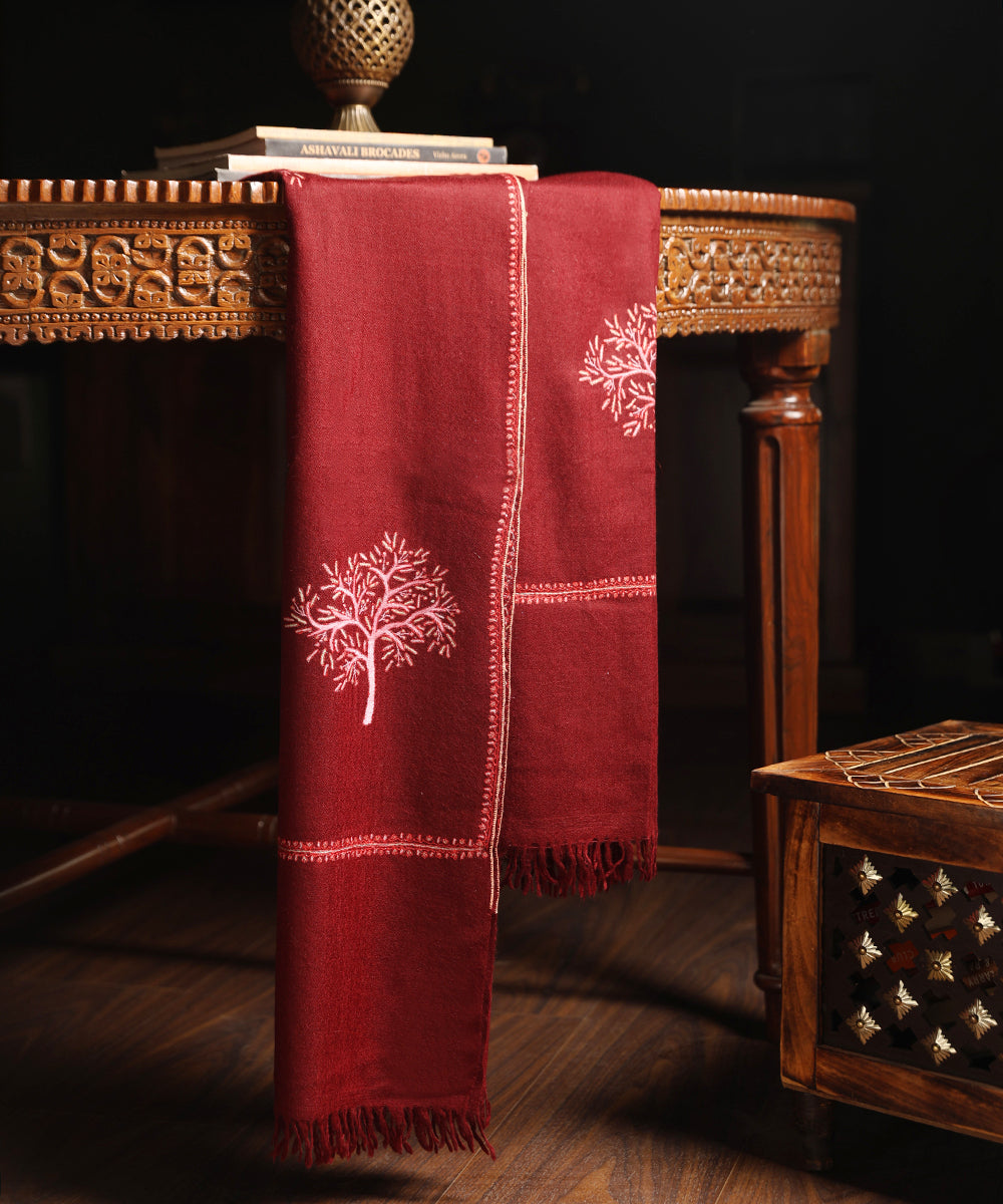 Handwoven_Maroon_Pure_Pashmina_Stole_With_Kalamkari_And_Soznikari_WeaverStory_01