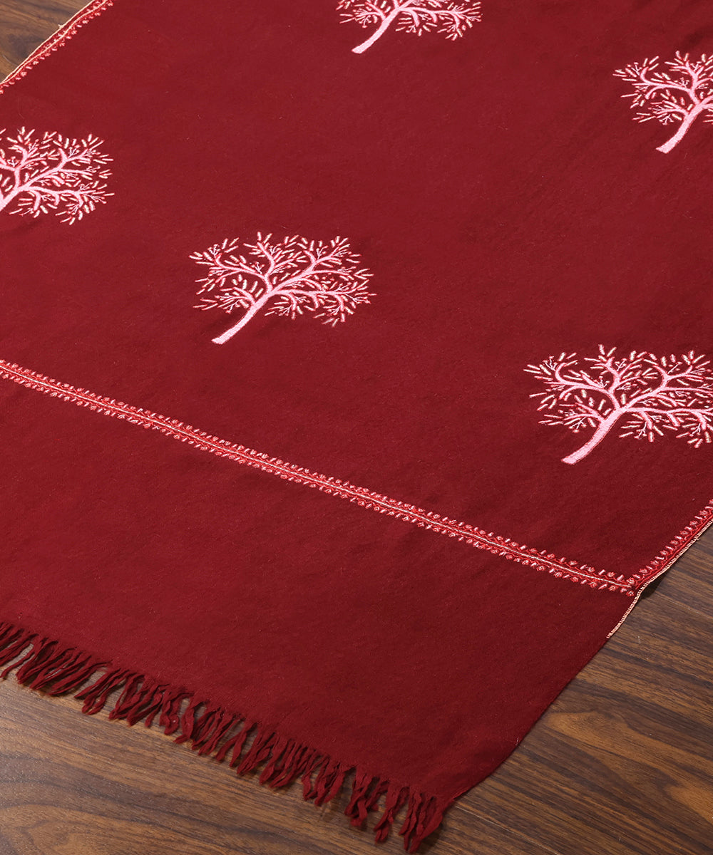 Handwoven_Maroon_Pure_Pashmina_Stole_With_Kalamkari_And_Soznikari_WeaverStory_03