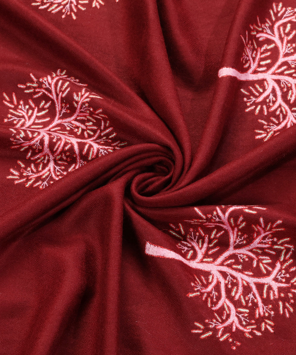 Handwoven_Maroon_Pure_Pashmina_Stole_With_Kalamkari_And_Soznikari_WeaverStory_05