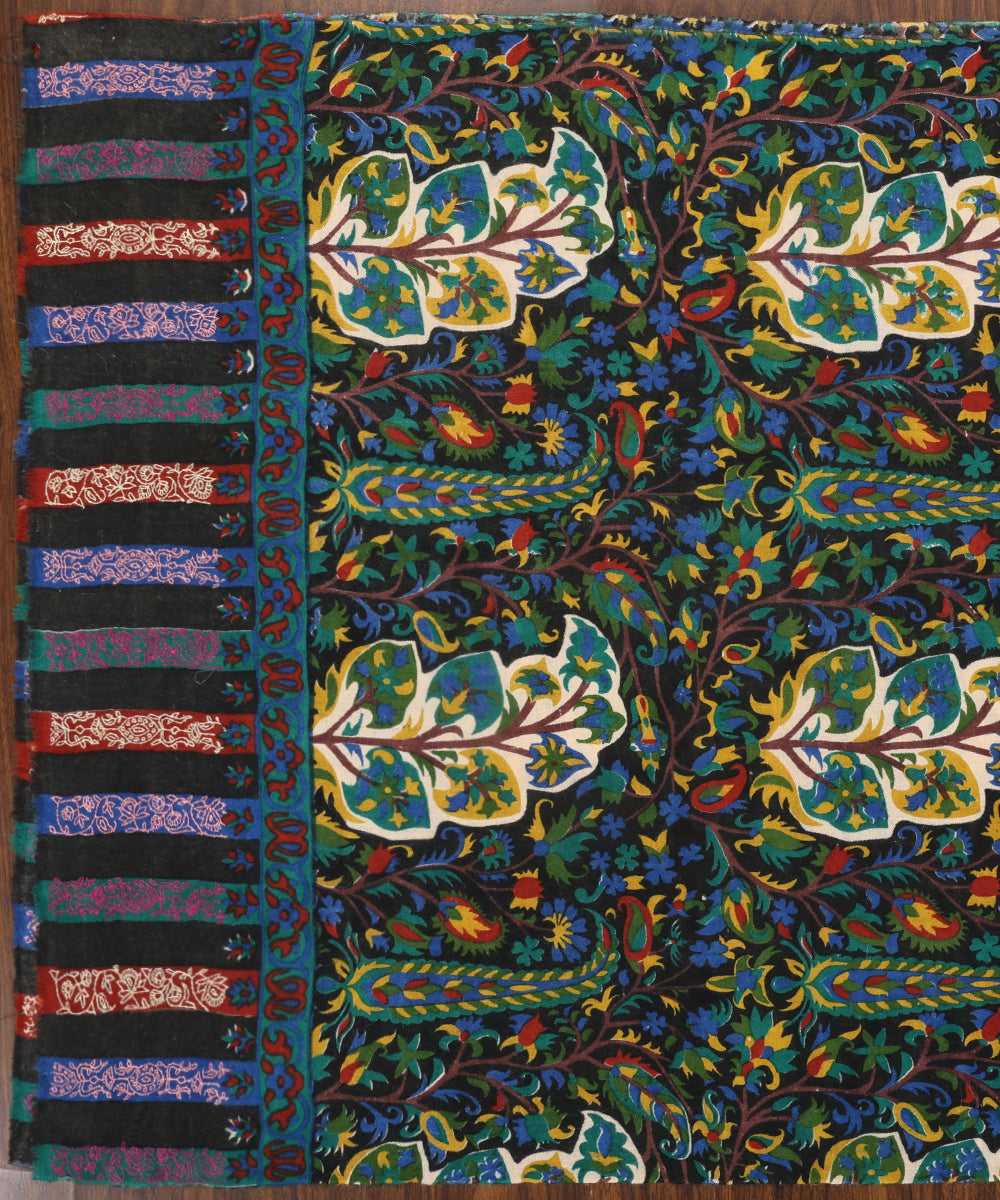 Balck_Handwoven_Pure_Pashmina_Stole_With_Kalamkari_And_Kani_Work_WeaverStory_02