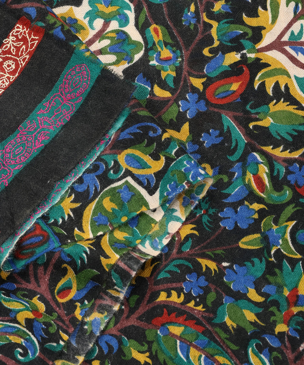 Balck_Handwoven_Pure_Pashmina_Stole_With_Kalamkari_And_Kani_Work_WeaverStory_04