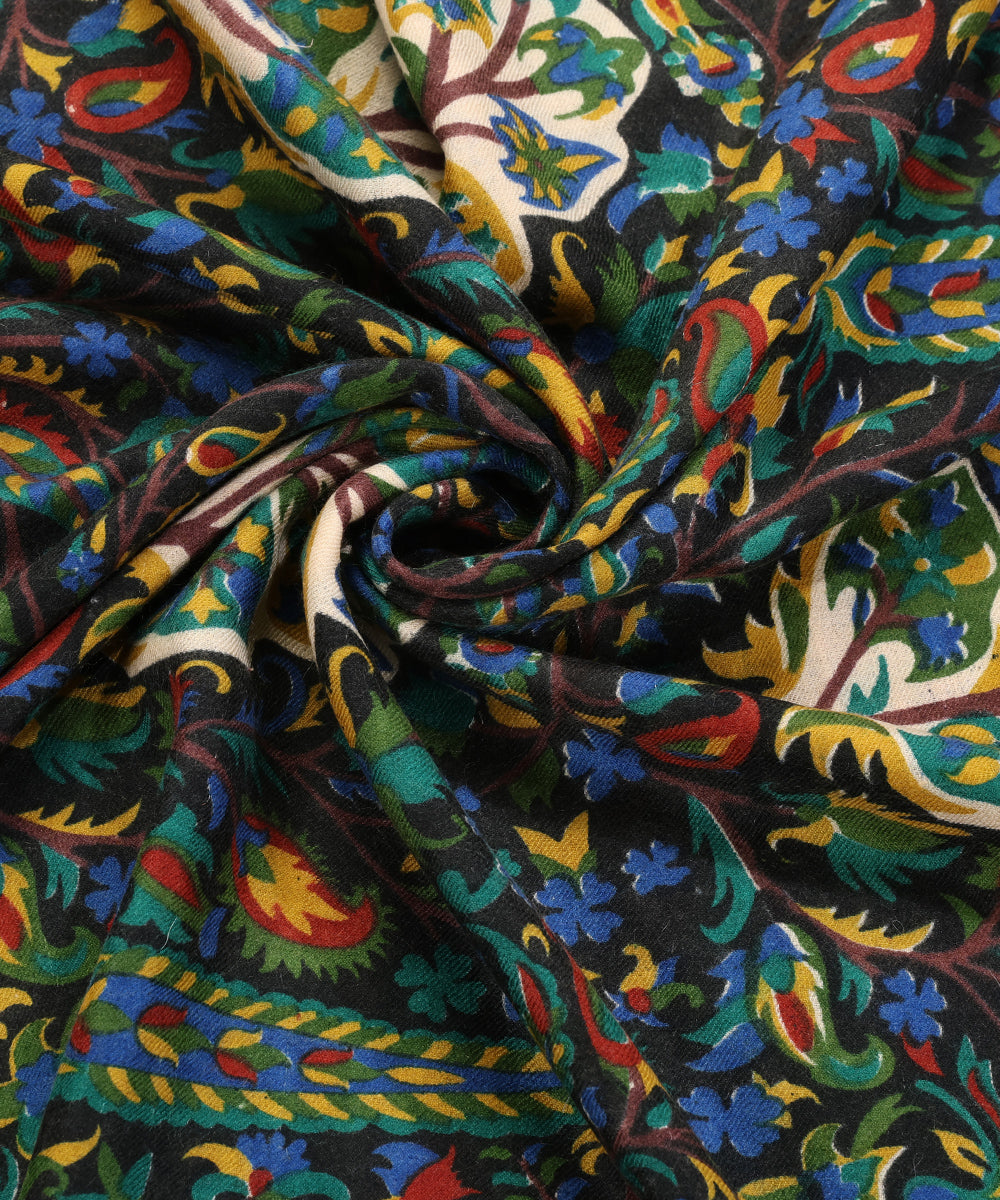 Balck_Handwoven_Pure_Pashmina_Stole_With_Kalamkari_And_Kani_Work_WeaverStory_05