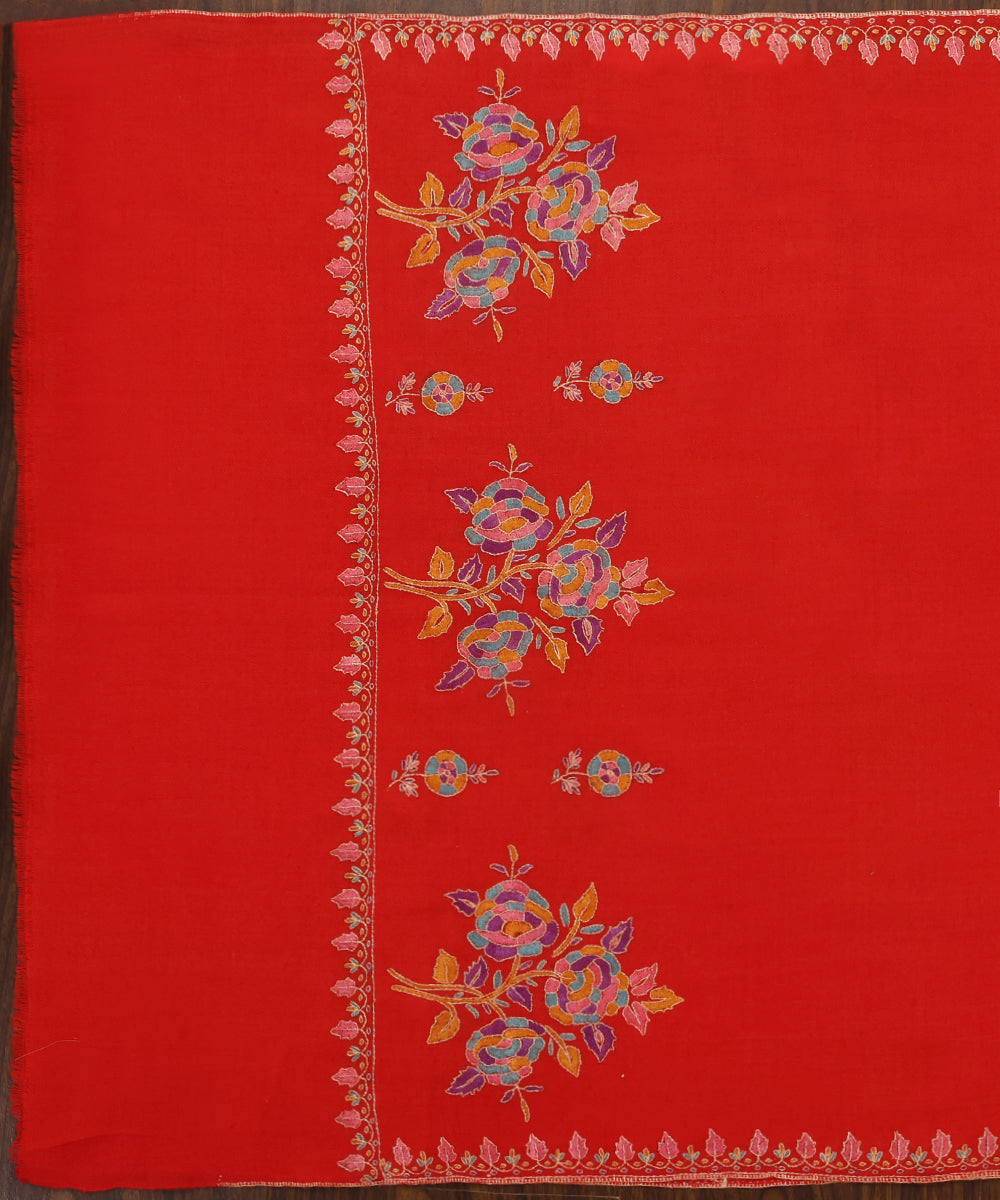 Handwoven_Red_Pure_Pashmina_Stole_With_Kalamkari_And_Soznikari_WeaverStory_02