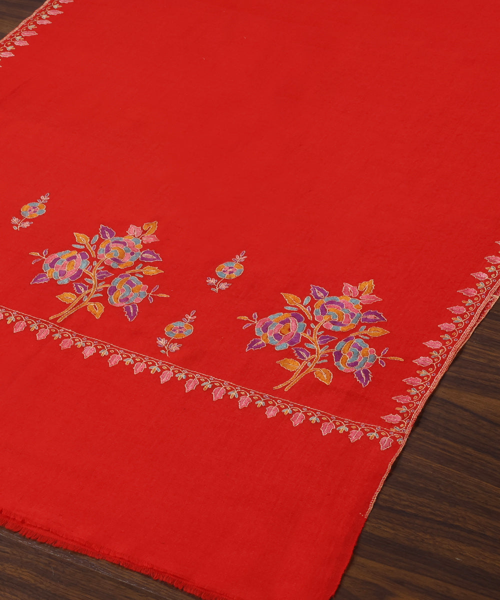 Handwoven_Red_Pure_Pashmina_Stole_With_Kalamkari_And_Soznikari_WeaverStory_03