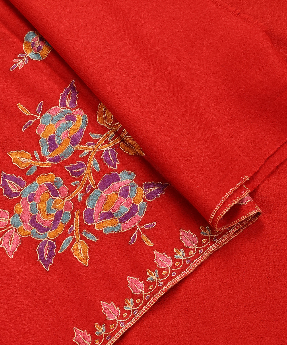 Handwoven_Red_Pure_Pashmina_Stole_With_Kalamkari_And_Soznikari_WeaverStory_04