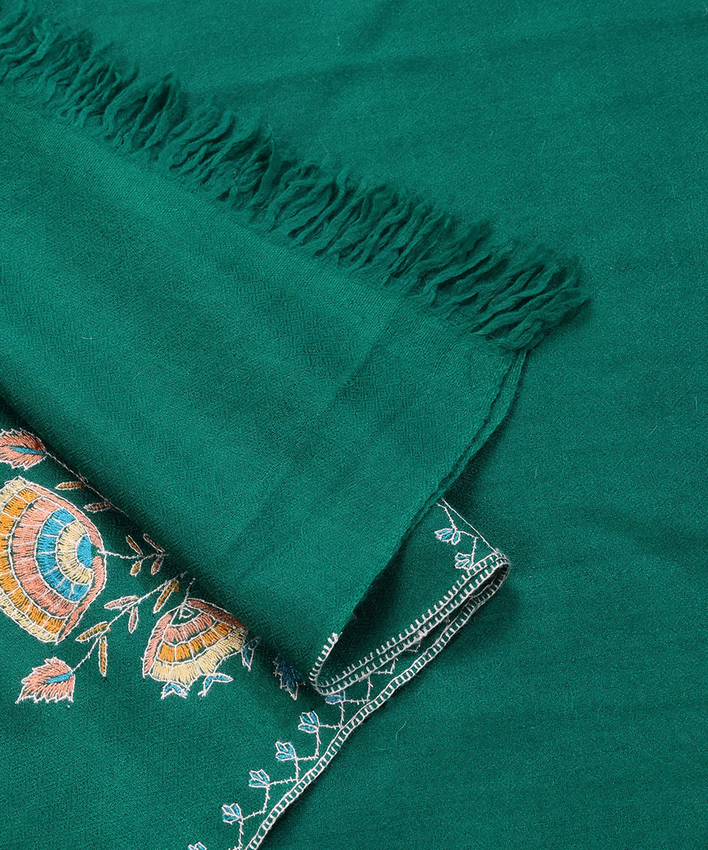Green_Handwoven_Pure_Pashmina_Stole_With_Kalamkari_And_Soznikari_WeaverStory_04