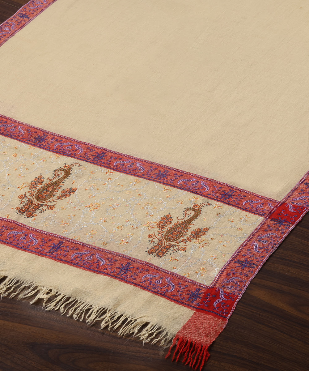 Light_Yellow_Handwoven_Pure_Pashmina_Stole_With_Kalamkari_And_Soznikari_WeaverStory_03