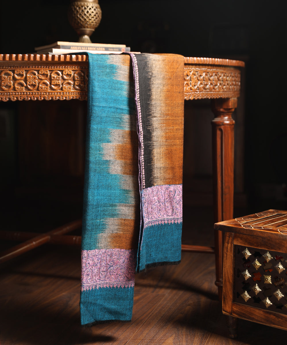 Handwoven_Double_Pure_Pashmina_Stole_With_Kalamkari_And_Soznikari_Border_WeaverStory_01