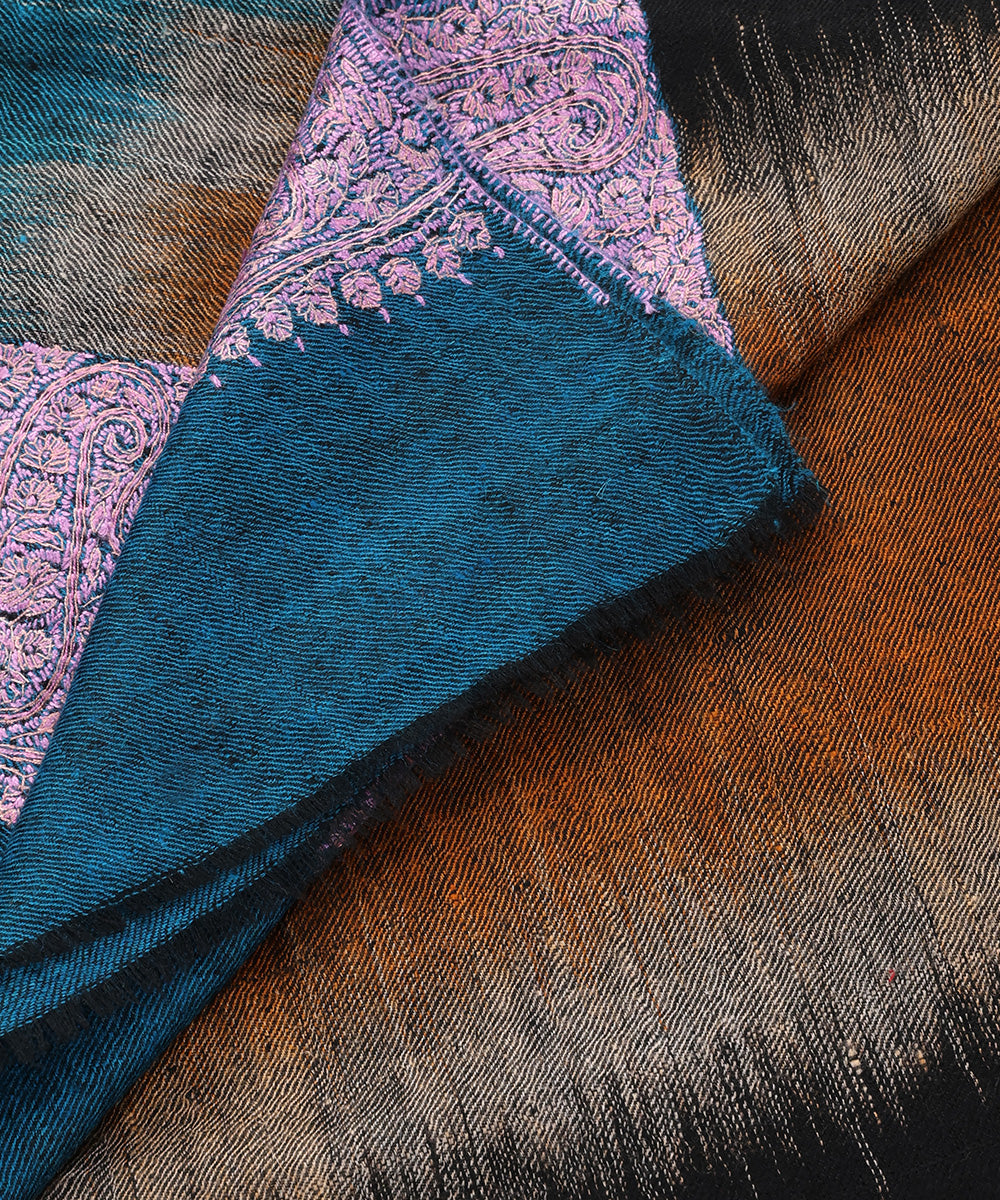 Handwoven_Double_Pure_Pashmina_Stole_With_Kalamkari_And_Soznikari_Border_WeaverStory_04