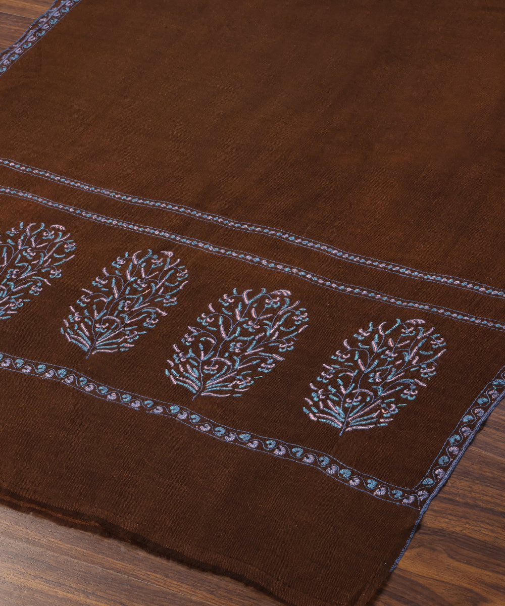 Chocolate_Brown_Handwoven_Pure_Pashmina_Stole_With_Kalamkari_And_Soznikari_WeaverStory_03