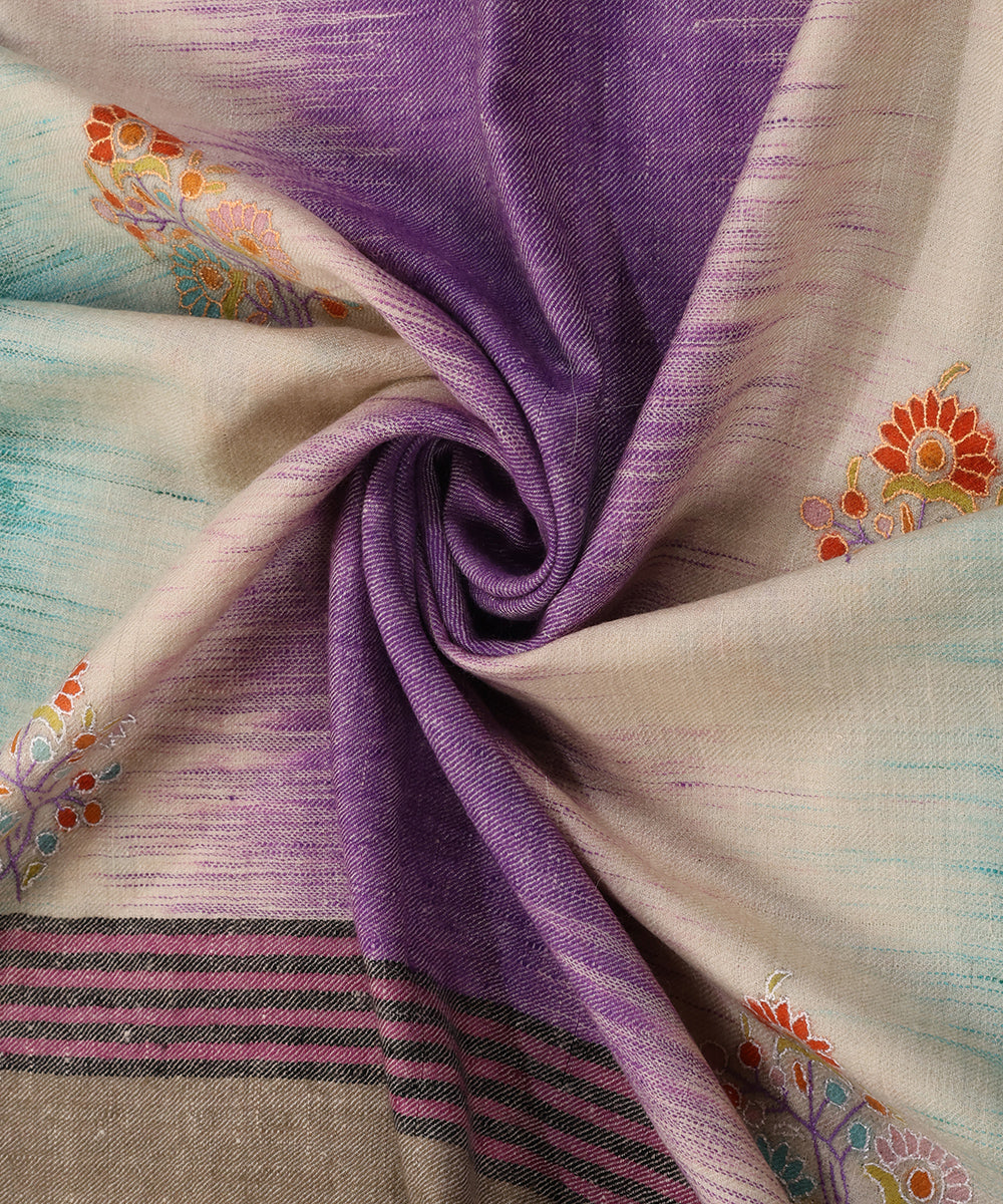 Teal_And_Blue_Handwoven_Pure_Pashmina_Stole_With_Soznikari_WeaverStory_05