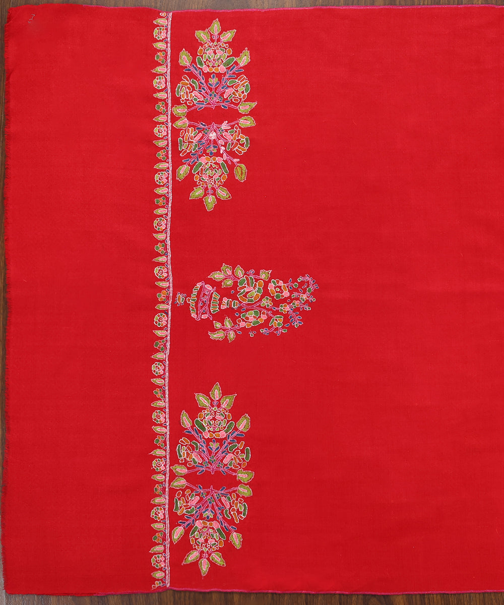 Handwoven_Red_Pure_Pashmina_Stole_With_Soznikari_WeaverStory_02