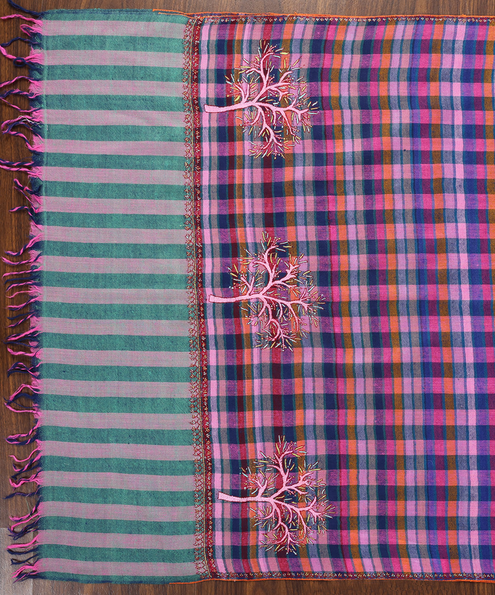 Handwoven_Purple_Checks_Pure_Pashmina_Stole_With_Soznikari_WeaverStory_02