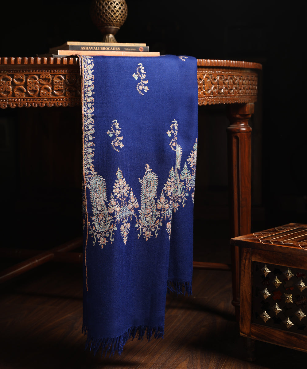 Electic_Blue_Handwoven_Pure_Pashmina_Shawl_With_Soznikari_Palla_Booti_WeaverStory_01