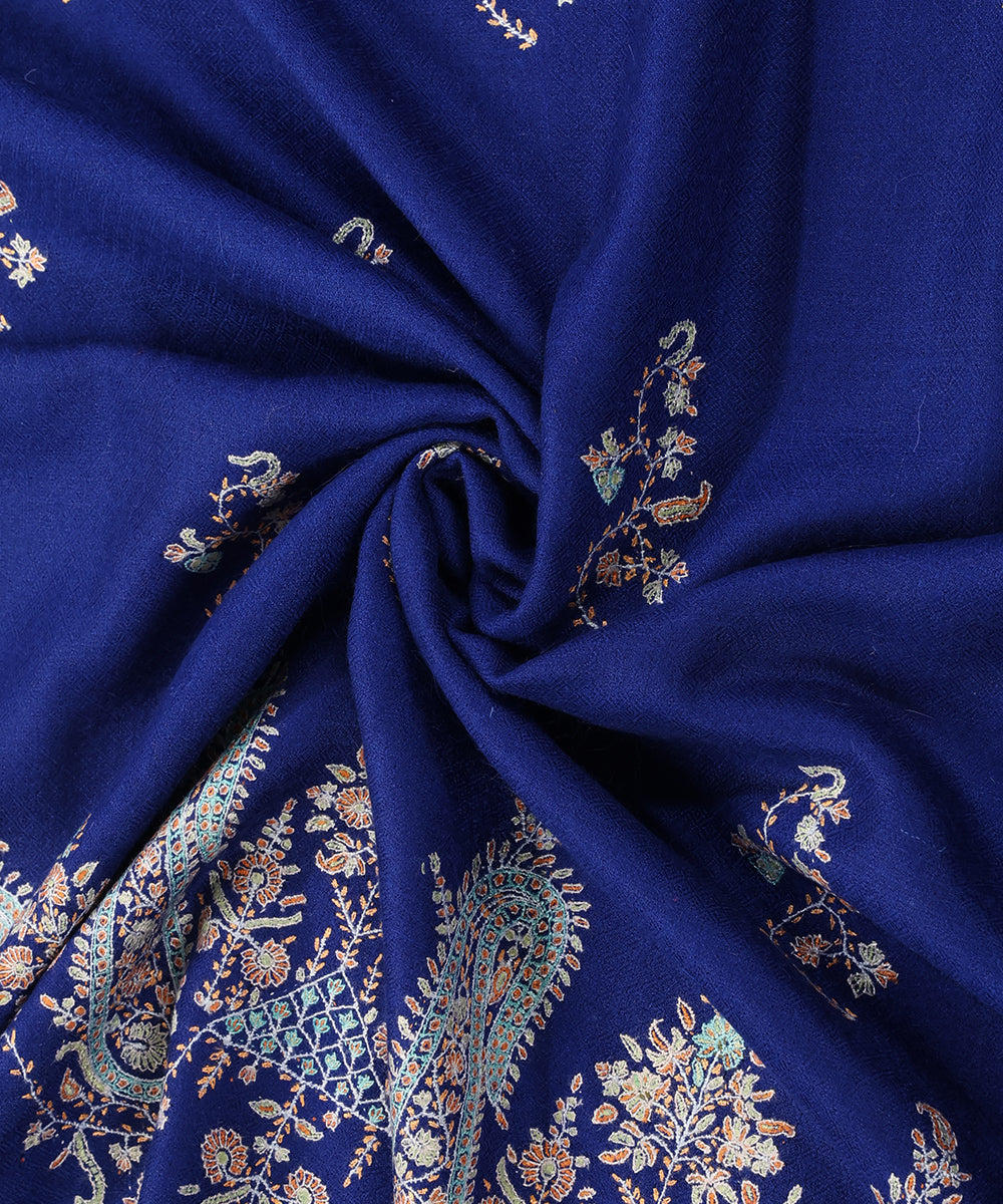 Electic_Blue_Handwoven_Pure_Pashmina_Shawl_With_Soznikari_Palla_Booti_WeaverStory_05