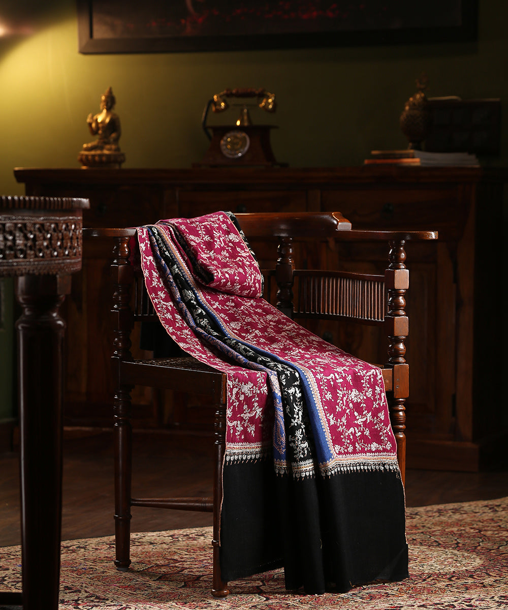 Handwoven_Black_Pure_Pashmina_Shawl_With_Soznikari_Work_WeaverStory_01