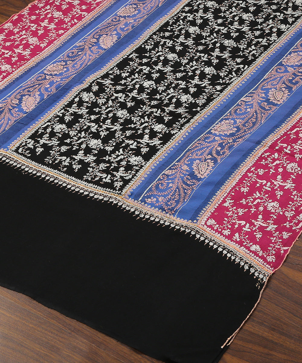 Handwoven_Black_Pure_Pashmina_Shawl_With_Soznikari_Work_WeaverStory_03