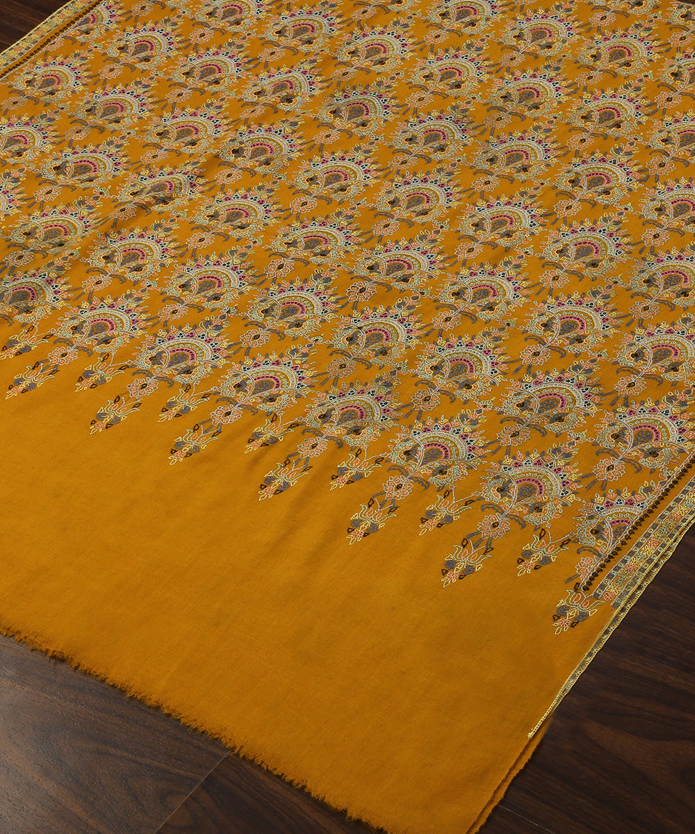 Mustard_Handwoven_Pure_Pashmina_Shawl_With_Soznikari_Design_WeaverStory_03