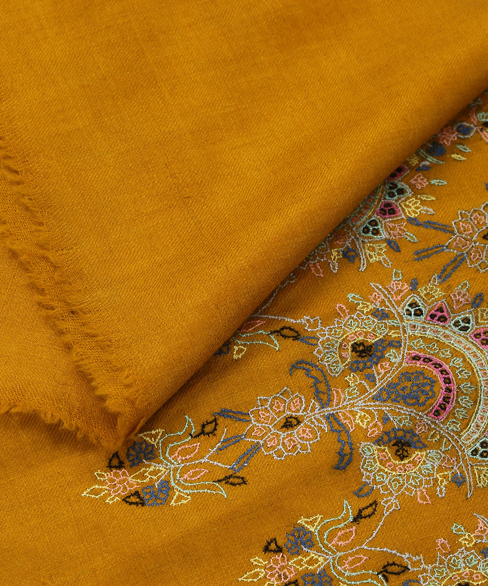 Mustard_Handwoven_Pure_Pashmina_Shawl_With_Soznikari_Design_WeaverStory_04
