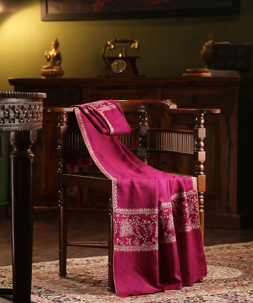 Handwoven_Magenta_Pure_Pashmina_Shawl_With_Soznikari_Work_WeaverStory_01