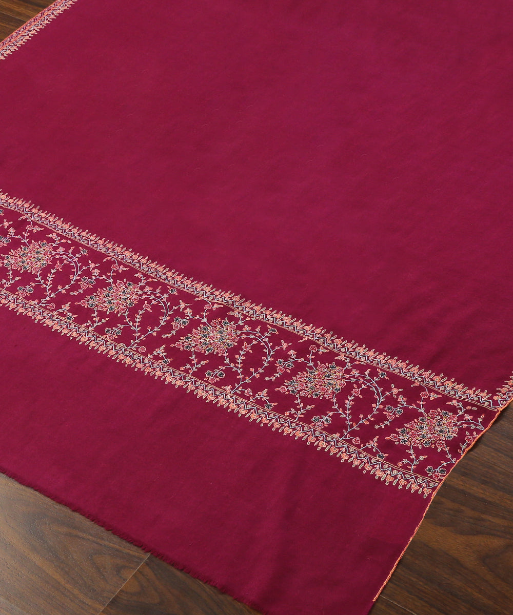 Handwoven_Magenta_Pure_Pashmina_Shawl_With_Soznikari_Work_WeaverStory_03