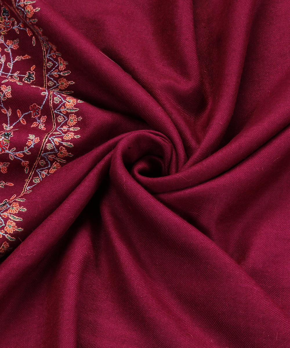 Handwoven_Magenta_Pure_Pashmina_Shawl_With_Soznikari_Work_WeaverStory_05