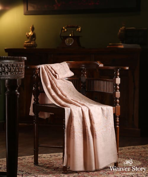 Handwoven_Light_Pink_Pure_Pashmina_Shawl_With_Soznikari_Jaal_WeaverStory_01