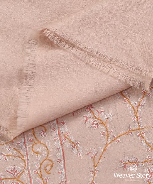 Handwoven_Light_Pink_Pure_Pashmina_Shawl_With_Soznikari_Jaal_WeaverStory_04